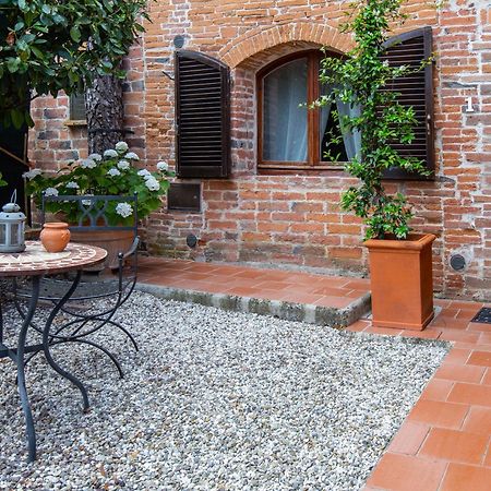 Agriturismo Palazzo Val Del Sasso Villastrada  Экстерьер фото