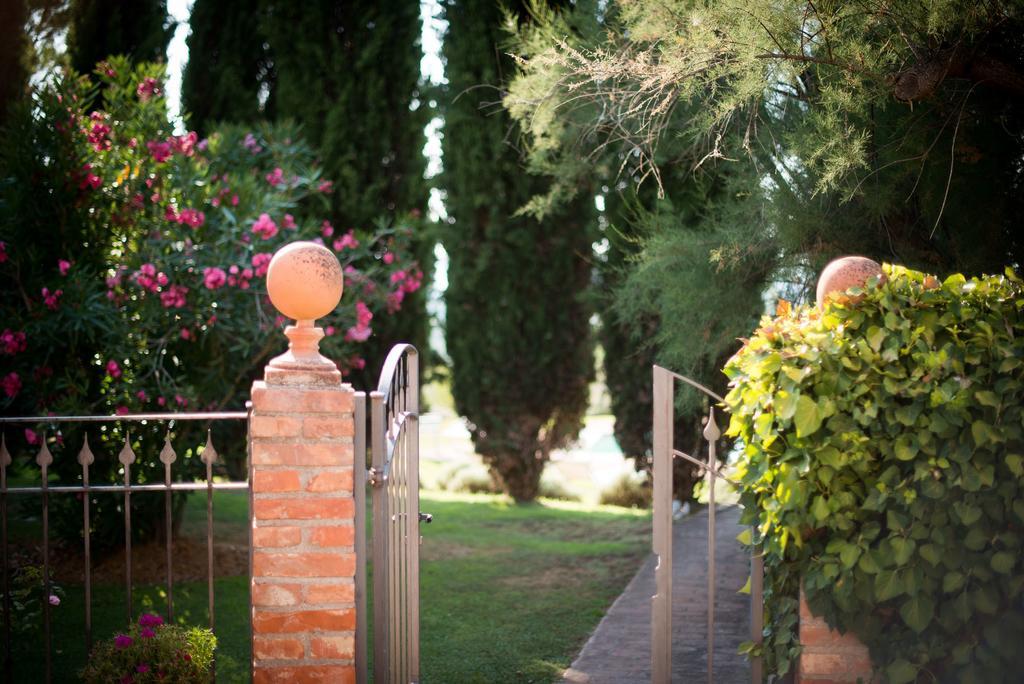 Agriturismo Palazzo Val Del Sasso Villastrada  Экстерьер фото