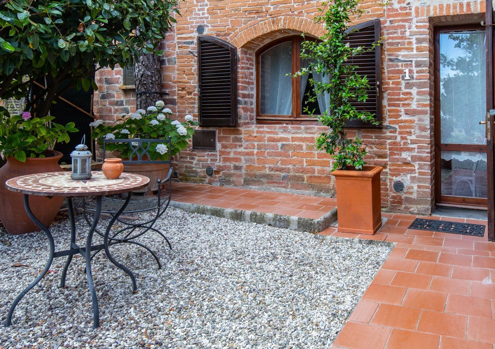 Agriturismo Palazzo Val Del Sasso Villastrada  Экстерьер фото